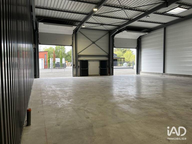 Location Local d'activités 300 m&sup2; — photo 1