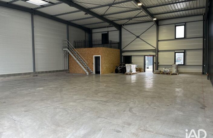 Location Local d'activités 300 m&sup2; — photo 5