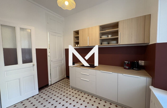 GRENOBLE - BEL IMMEUBLE HAUSSMANNIEN- T3 — photo 3