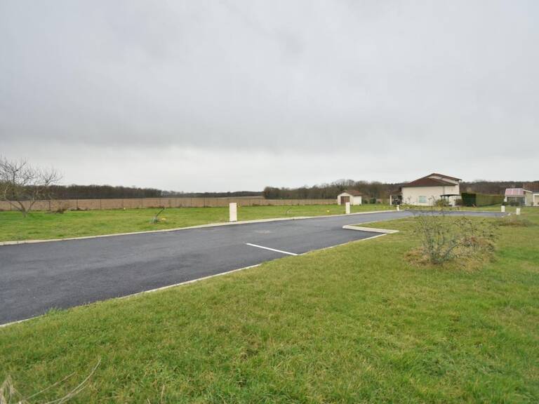 Terrain À Vendre — photo 1