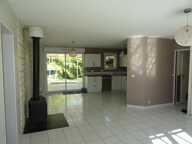 SECTEUR AMBAZAC VASTE ET BELLE MAISON DE 122 M² SUR SOUS-SOL SEMI ENTERRE 4 CHAMBRES SUR UN TERRAIN DE 2900 M² — photo 3