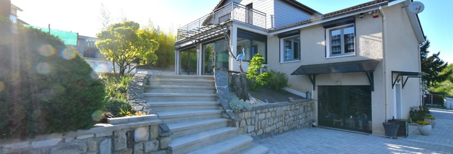 Maison 6 Pièces 202 m² à vendre à Saint-Ferréol-d'Auroure (43330)