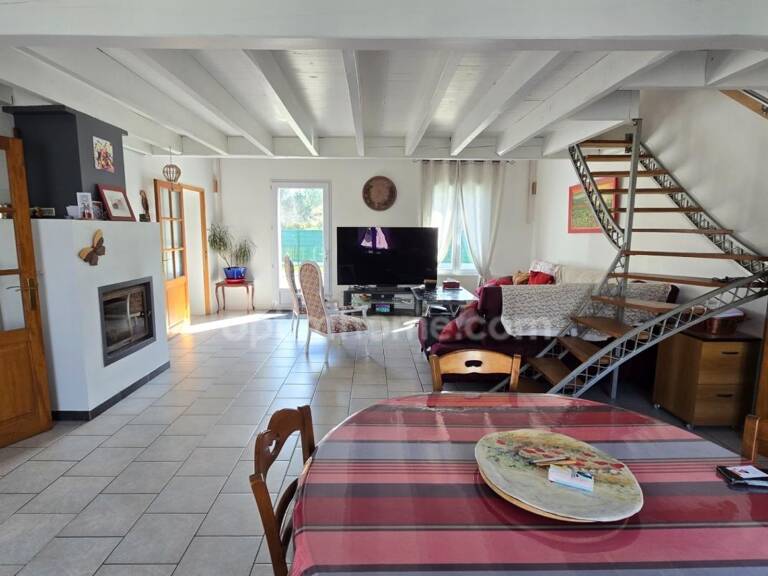 Élégance et authenticité : magnifique maison familiale avec piscine à LEOGNAN (33) — photo 1