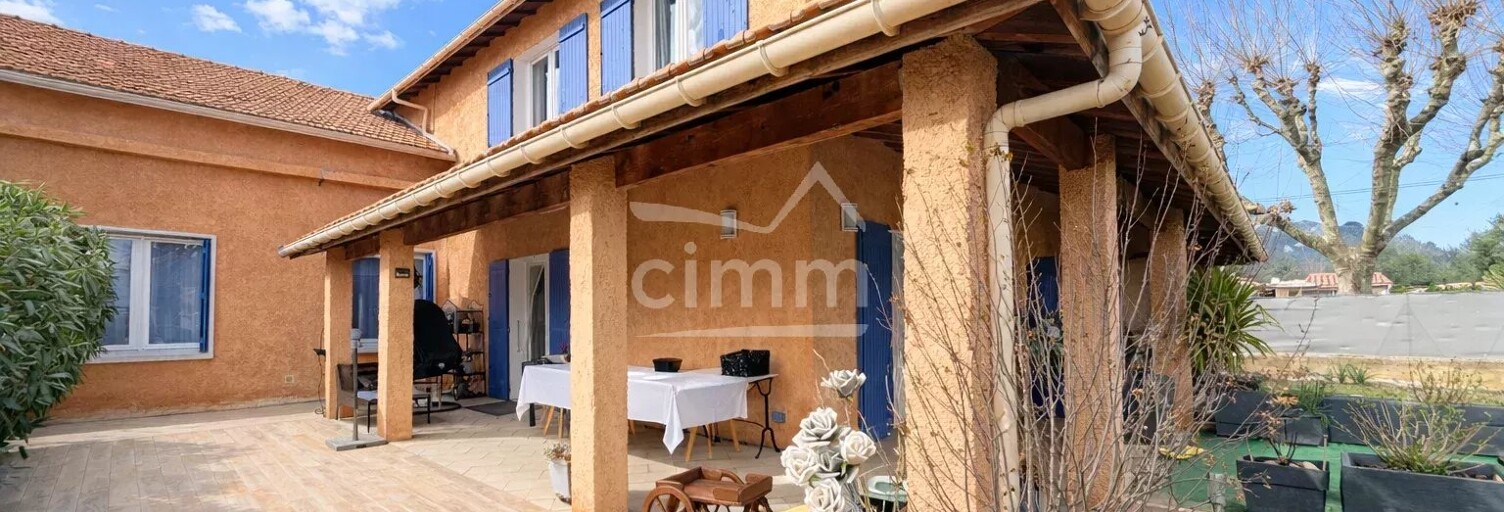 Maison 5 Pièces 103 m² à vendre à Château-Arnoux-Saint-Auban (04160)