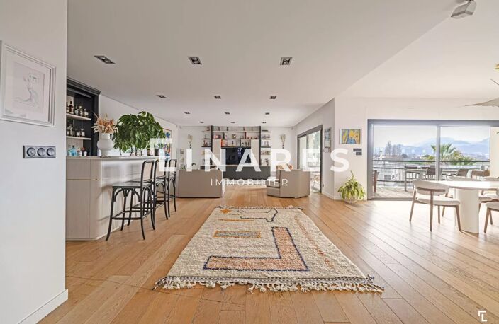 LE GRANDIOSE DU 8EME - Appartement T6 de 206 m2 avec terrasse de — photo 3