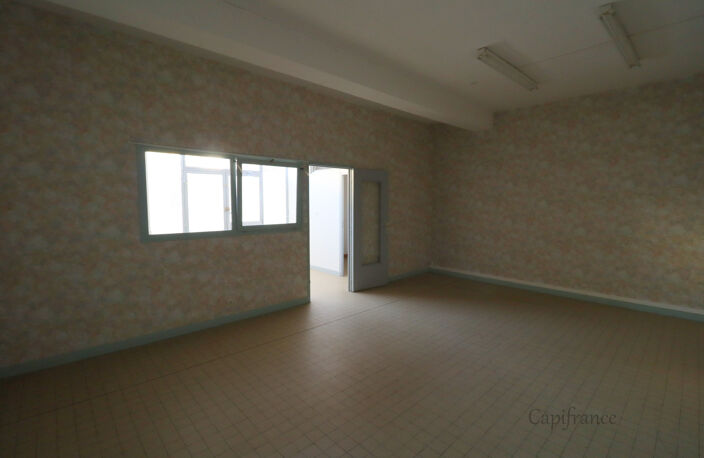 Dpt Saône et Loire (71), à vendre ROMENAY immeuble - 4 appartements et 1 local commercial — photo 3
