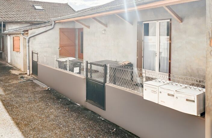 Dpt Saône et Loire (71), à vendre ROMENAY immeuble - 4 appartements et 1 local commercial — photo 5