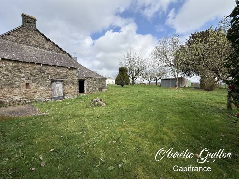 Maison en pierre à réhabiliter – terrain constructible 1 300 m², garage – Ploërmel — photo 1