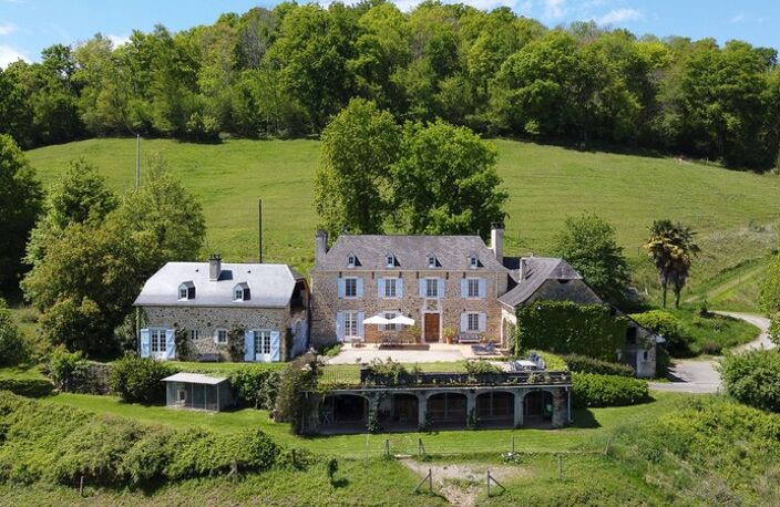 Pau (64) - À VENDRE - Propriété de 450m2 - Forêt et prairie de 20 ha avec vue exceptionnelle sur les Pyrénées au calme — photo 2