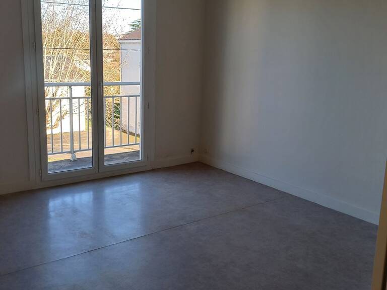 St Paterne Racan - appartement T4 — photo 1