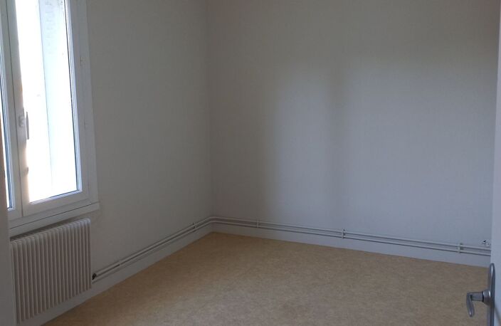 St Paterne Racan - appartement T4 — photo 4