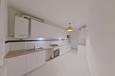 Appartement 3 pièces 2225 €