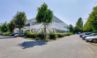 Local industriel  394 m² à louer à Roissy-en-France (95700)
