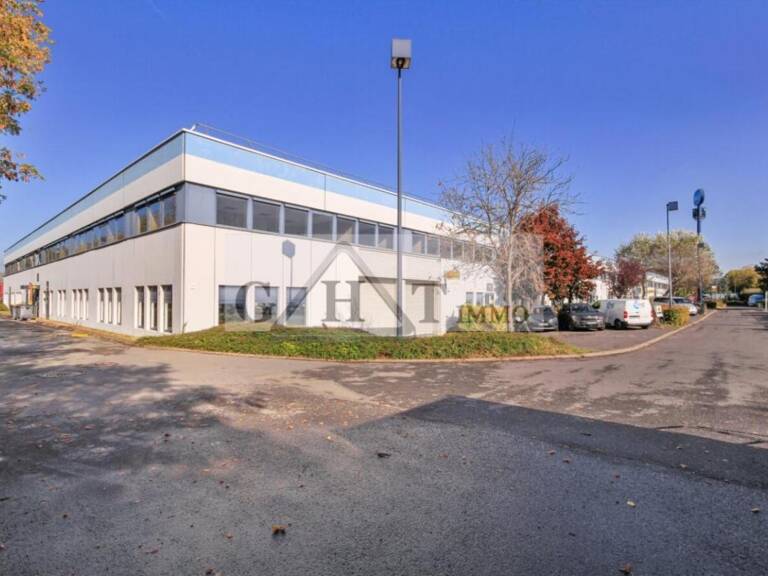Entrepôt Bureaux 633m² Aulnay-sous-Bois — photo 1