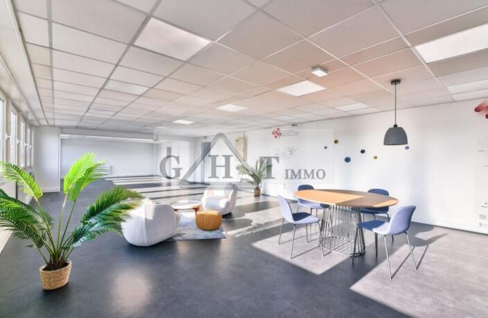 Bureaux 118m² Aulnay-sous-Bois — photo 2