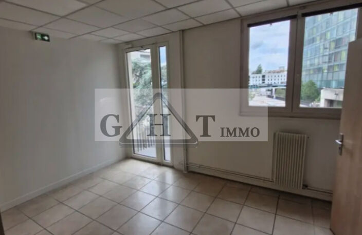 BUREAUX DE 108 M2 À LOUER SUR MONTREUIL ! — photo 2