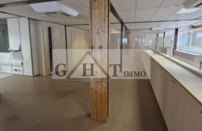 BUREAUX DE 108 M2 À LOUER SUR MONTREUIL ! — photo 5