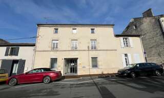 Appartement 1 Pièce 300 m² à vendre à Saint-Jean-d'Angély (17400)