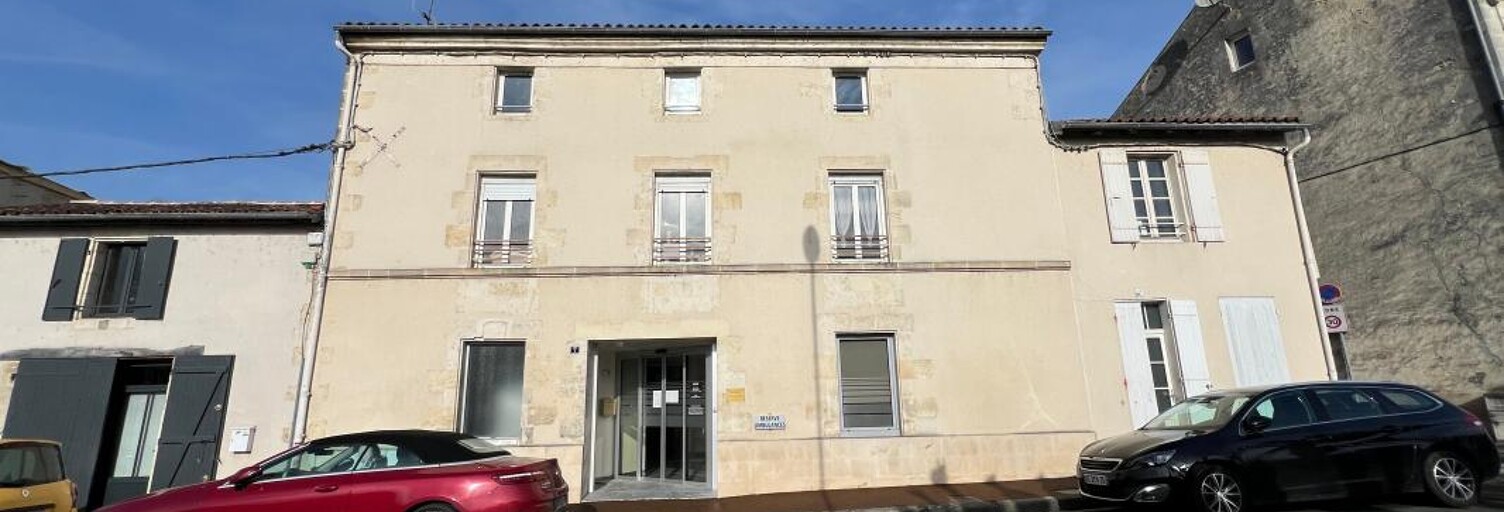 Appartement 1 Pièce 300 m² à vendre à Saint-Jean-d'Angély (17400)