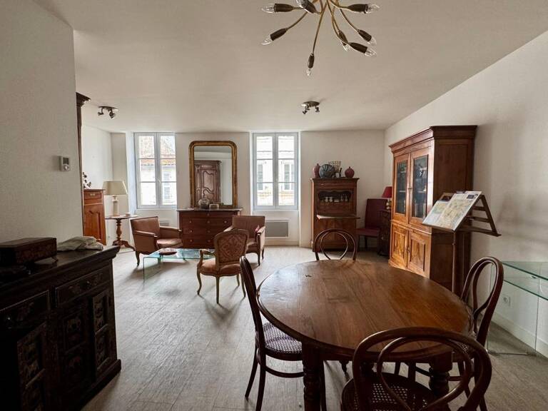 Rochefort hypercentre-ville, maison 3 chambres avec extérieur — photo 1