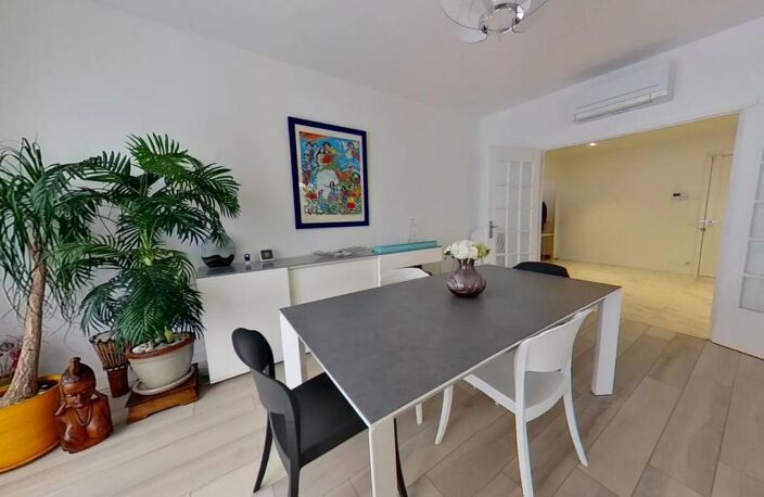LYON 6ᵉ – TRIANGLE D’OR – APPARTEMENT AVEC TERRASSE — photo 4