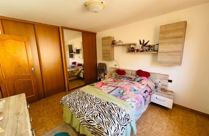 Maison de ville avec 2 terrasses et une vaste loggia de 30m2 à l'étage — photo 4
