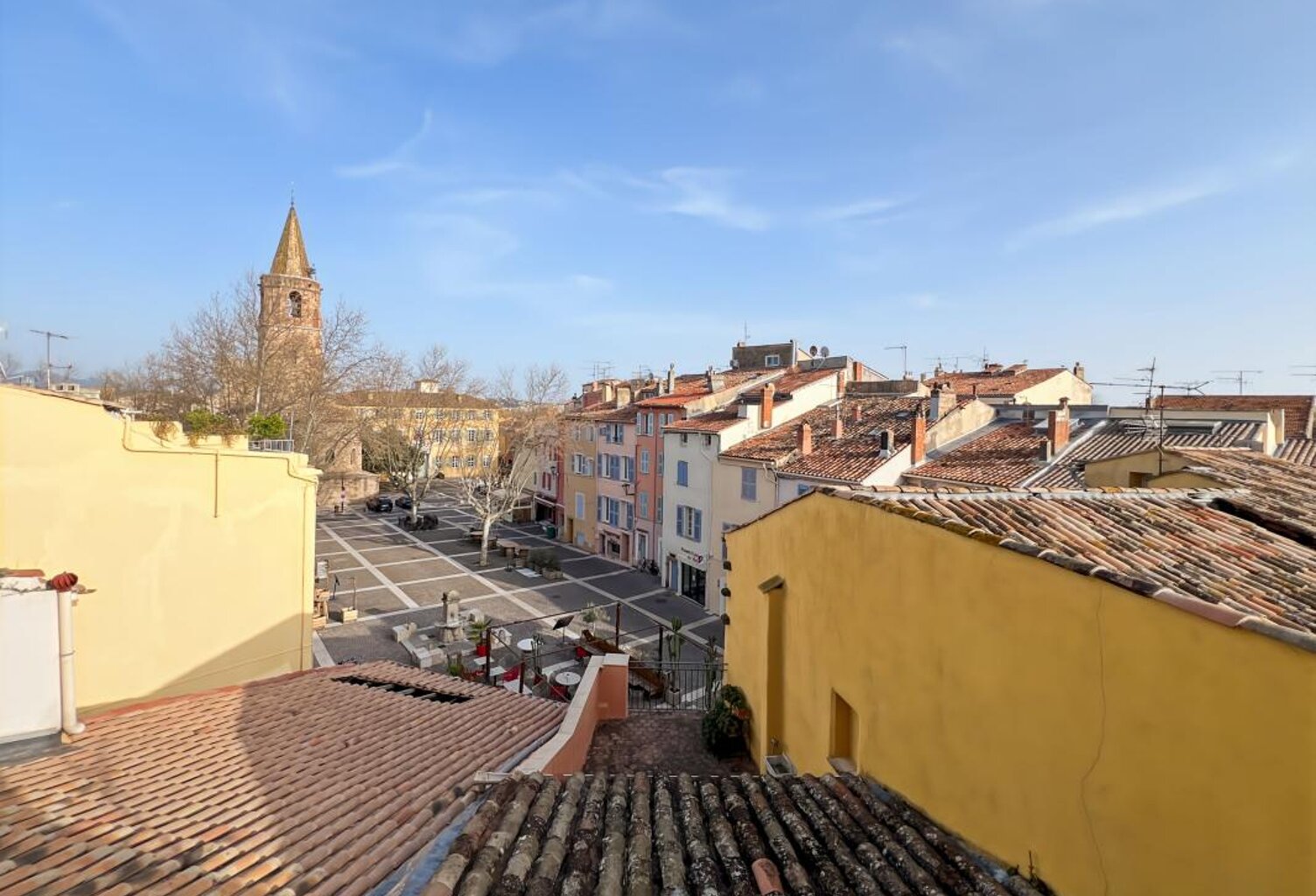 Appartement trois pièces centre de Fréjus — photo 1