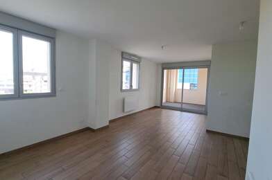 Appartement 3 pièces 855 €