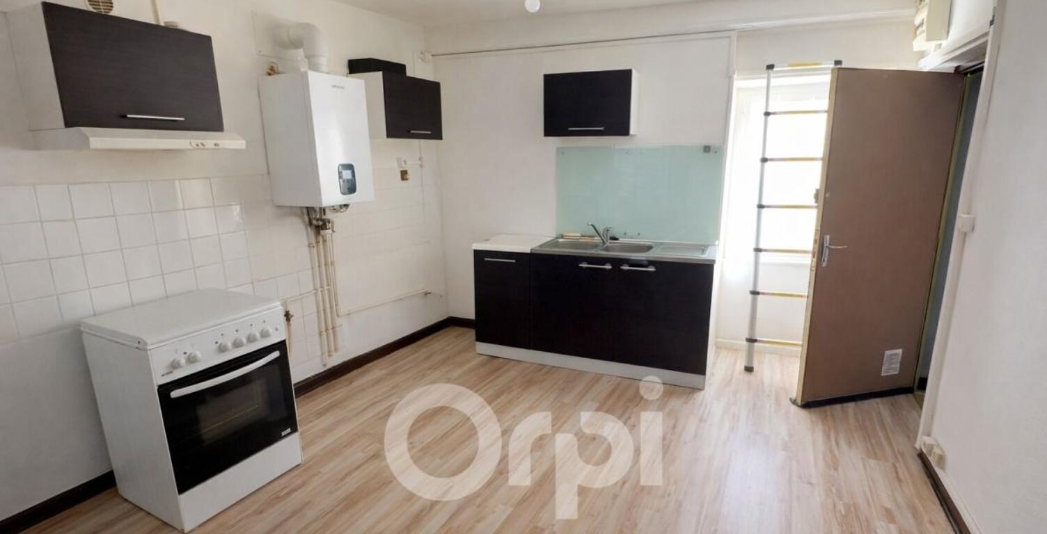 Immeuble de rapport – 6 T2 + local pro – Beaumont centre — photo 1