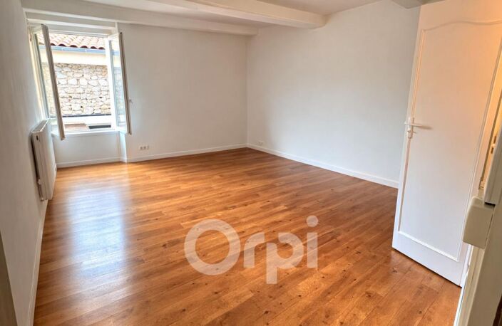 Immeuble de rapport – 6 T2 + local pro – Beaumont centre — photo 2
