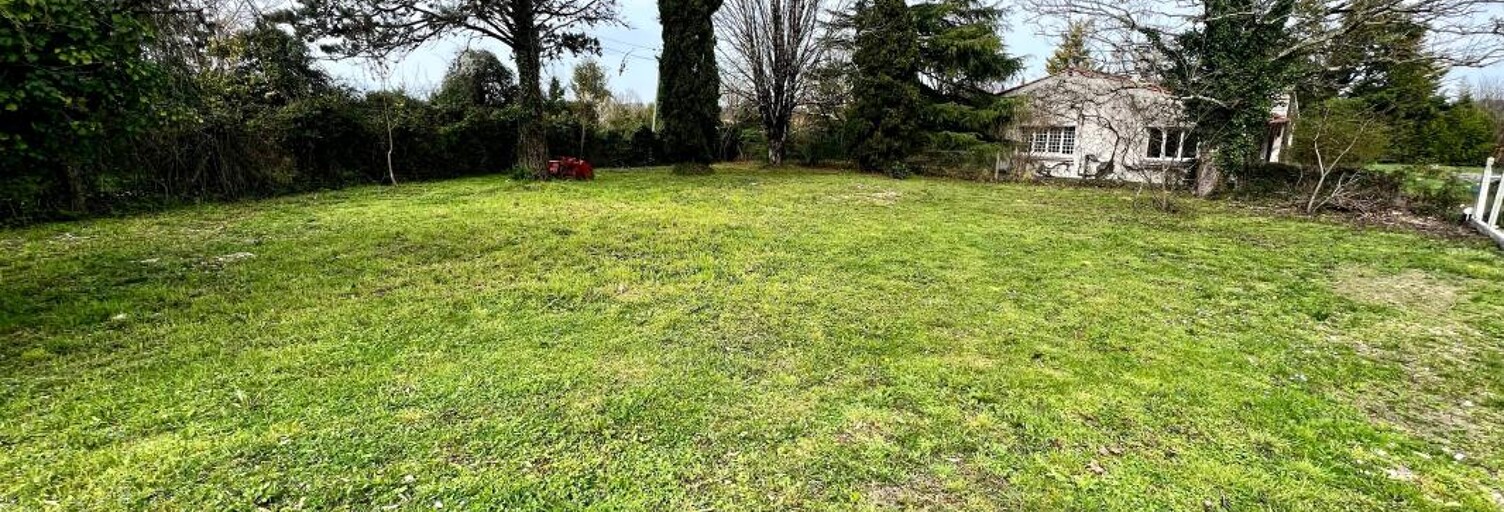 Terrain  715 m² à vendre à Saintes (17100)