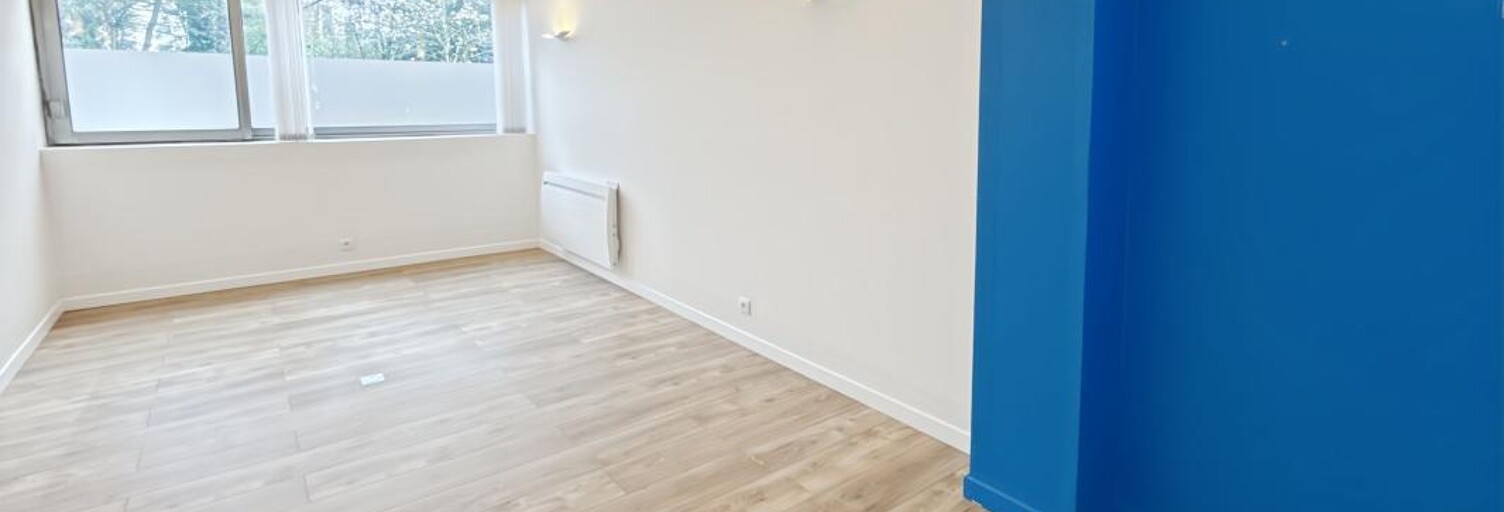 Bureau  66 m² à louer à Orléans (45100)