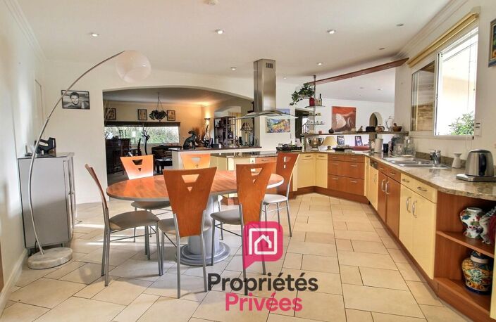 A seulement 1h de PARIS - PROPRIETE CONTEMPORAINE D'EXCEPTION de 350 m2 - PISCINE chauffée - JACUZZI - PARC ARBORE d'environ 4200  m2 - Classe énergétique A ! — photo 5