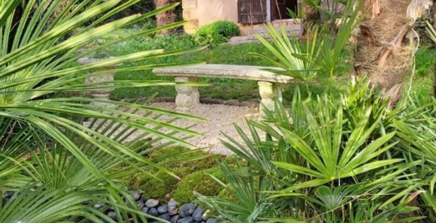 Maison 8 pièces 180 m2, parc de 8700 M2 avec dépendances — photo 1