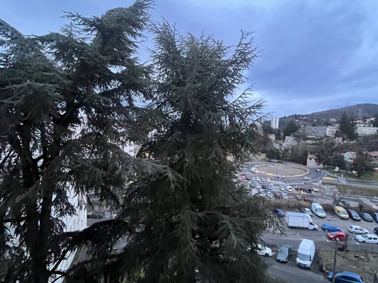 SUD ST ETIENNE F4 AUX PORTES DU PILAT — photo 1