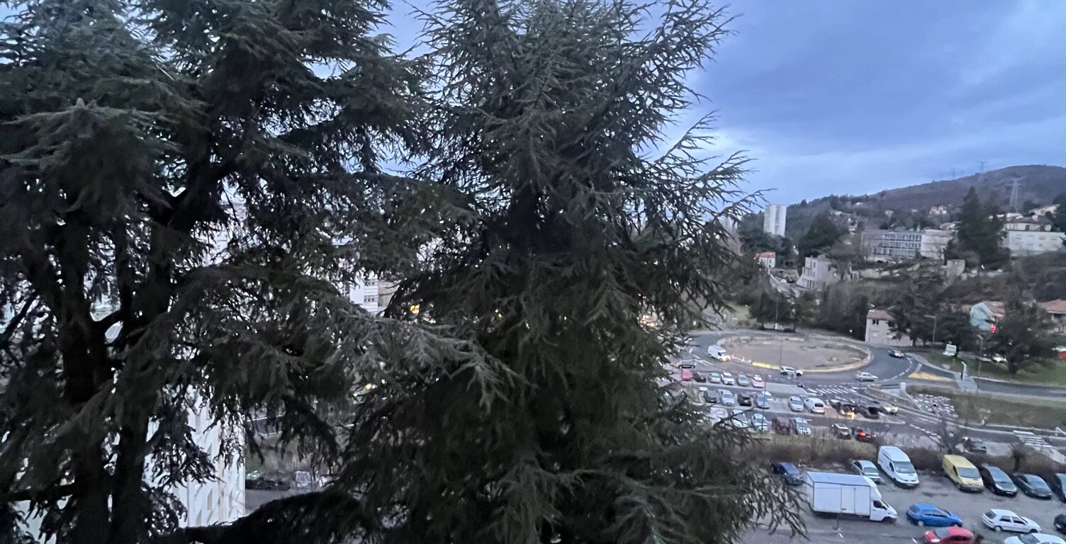 SUD ST ETIENNE F4 AUX PORTES DU PILAT — photo 1