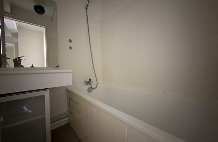 COTE PAVEE - T2 de 37m2 - 175 000 EUR — photo 5