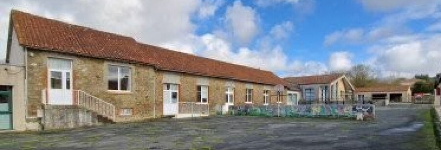 Maison  49 m² à vendre à Pouzauges (85700)