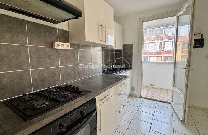 Appartement P4 de 70 m² parking et cave - Nîmes — photo 4
