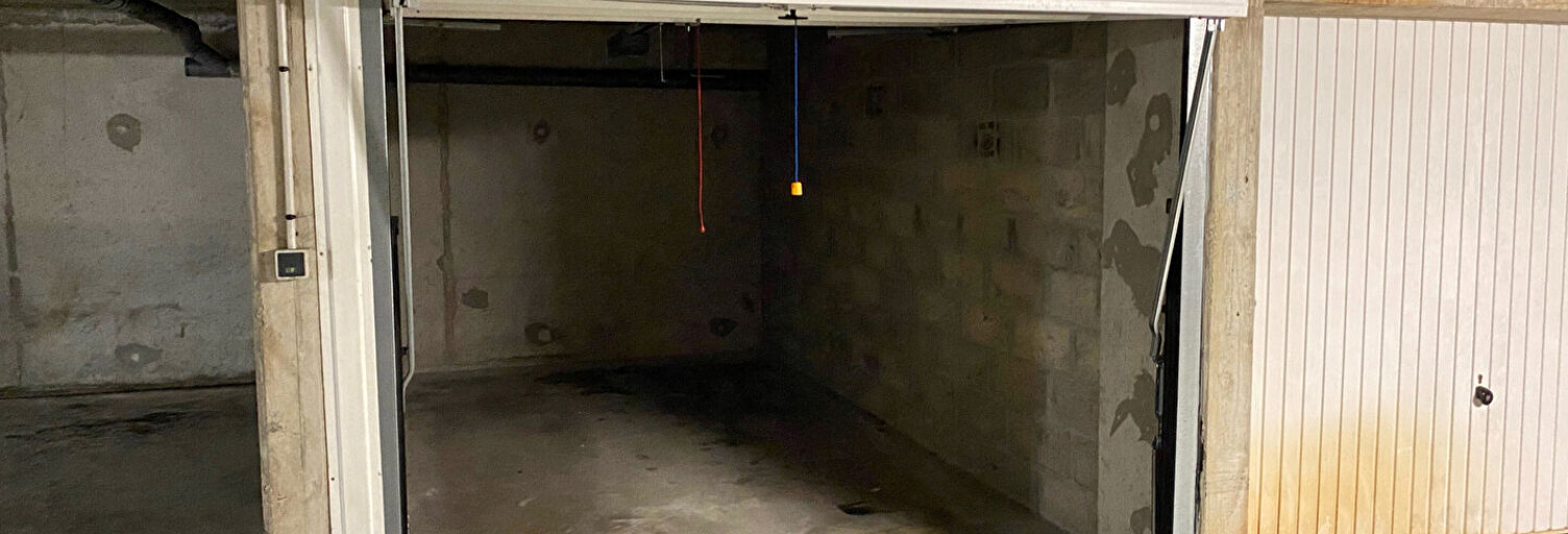 Garage   m² à louer à Rouen (76000)