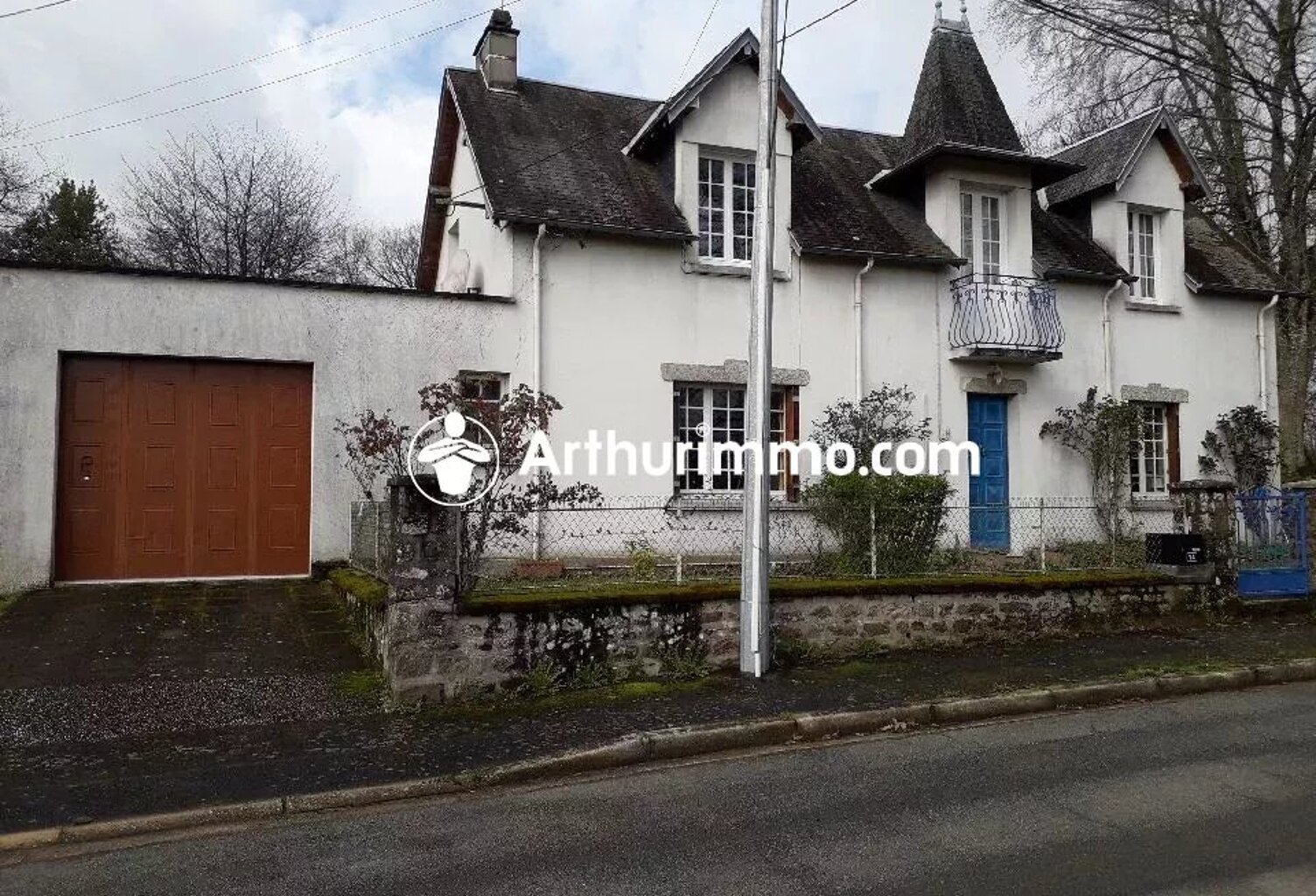 BAGNOLES DE L'ORNE, maison T.4 avec garage proche du centre ville — photo 1