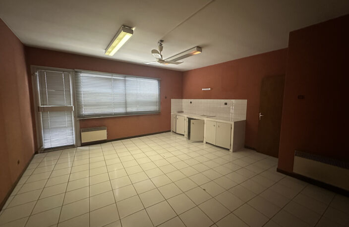 BLAGNAC - Local professionnel - 134m2 - 1400 EUR HC — photo 2