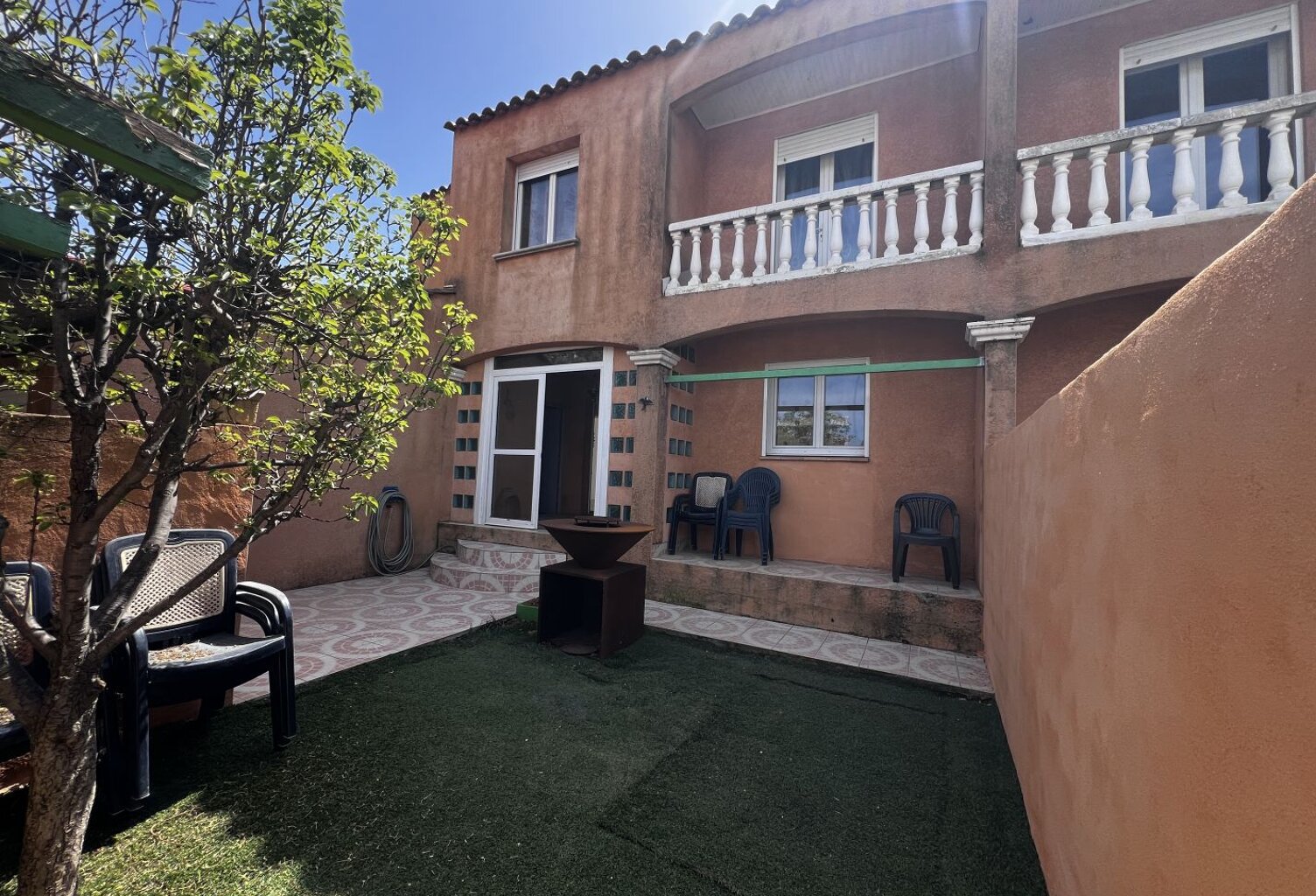 Villa PROCHE ECOLE — photo 1