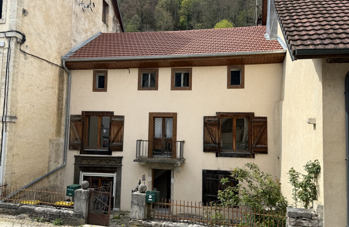 SAINT-HIPPOLYTE - MAISON AVEC 2 APPARTEMENTS — photo 2