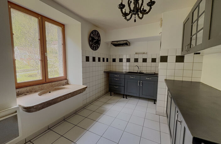 SAINT-HIPPOLYTE - MAISON AVEC 2 APPARTEMENTS — photo 5