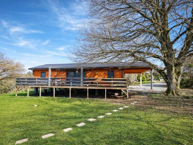 Superbe maison neuve en bois avec jardin  Cadre paisible à Angles — photo du bien