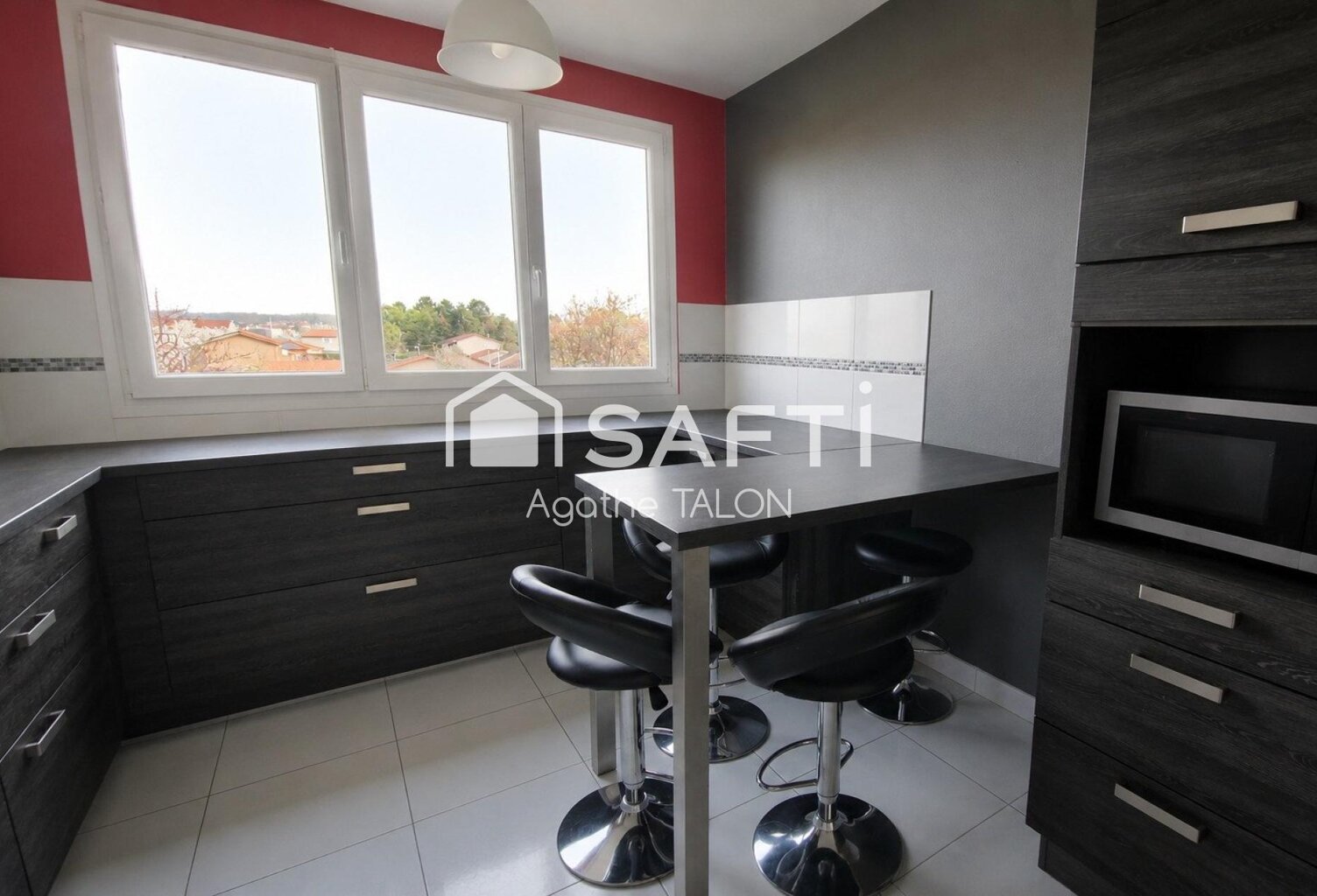 Appartement lumineux 3 pièces avec loggia, parking et cave — photo 1