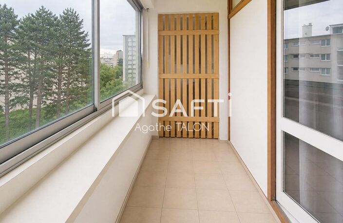 Appartement lumineux 3 pièces avec loggia, parking et cave — photo 2