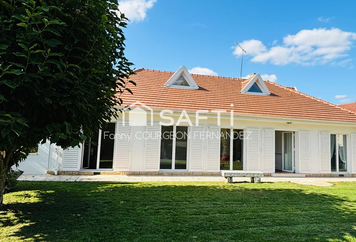 Superbe maison de 327m² de surface utile. — photo 1