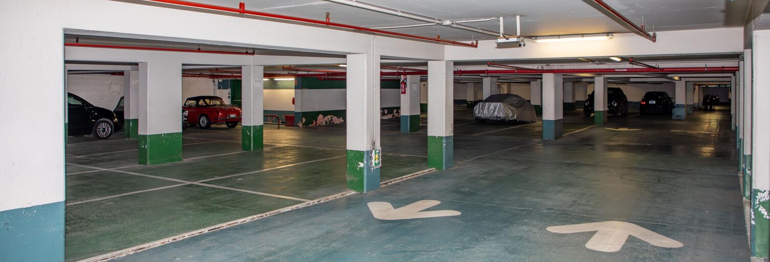 Garage  504 m² à vendre à Suresnes (92150)